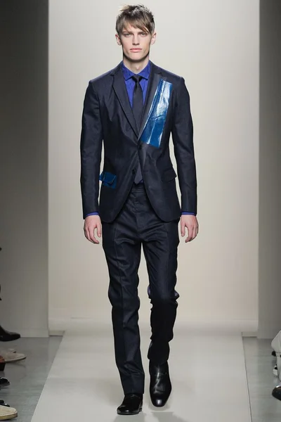 Look 9